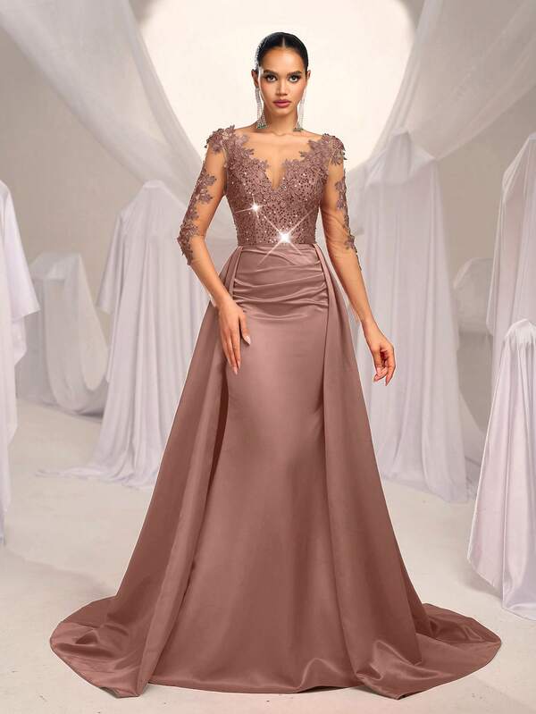 Vestido Longo Com Renda Bordada E Saia Sobreposta