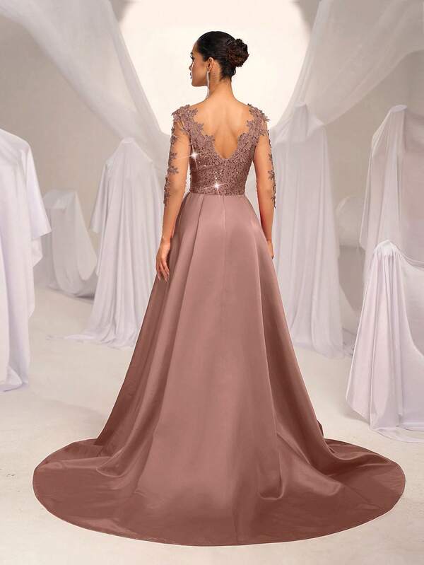 Vestido Longo Com Renda Bordada E Saia Sobreposta