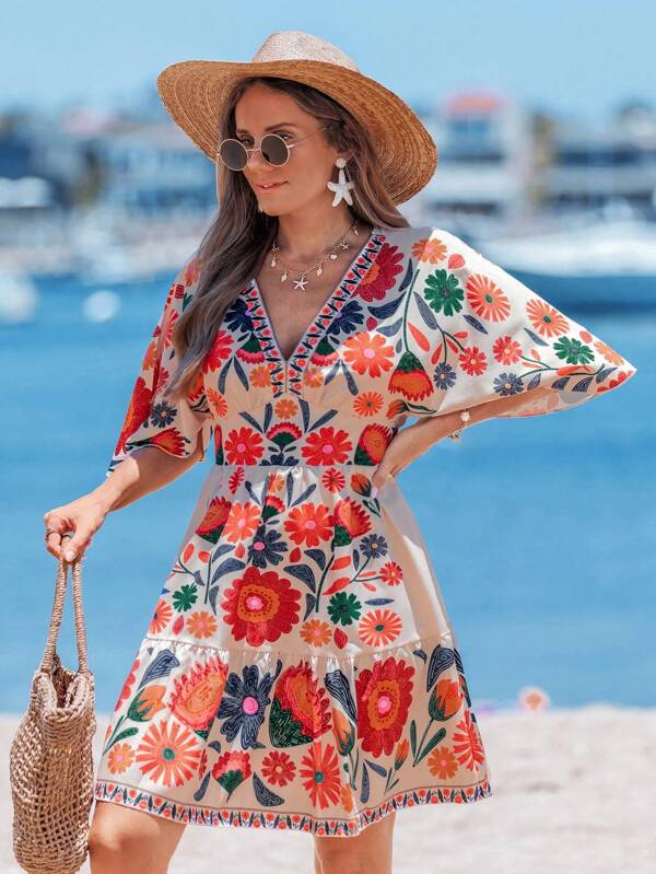 Vestido Curto Decote V Com Manga Fluida E Estampa Floral