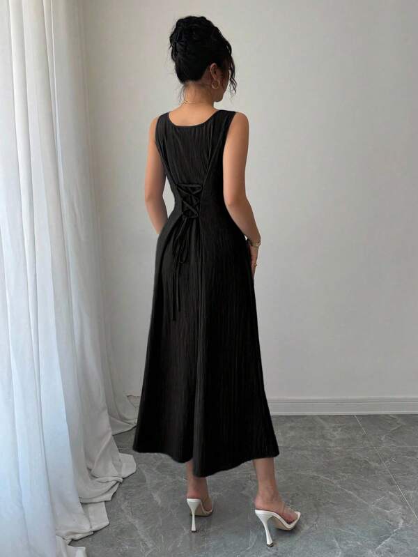 Vestido Longo Evasê Com Amarração Nas Costas Elegante