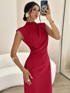 Vestido Midi Com Gola Alta E Drapeado Lateral