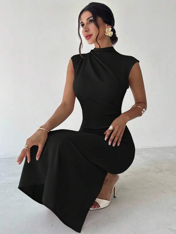 Vestido Midi Com Gola Alta E Drapeado Lateral
