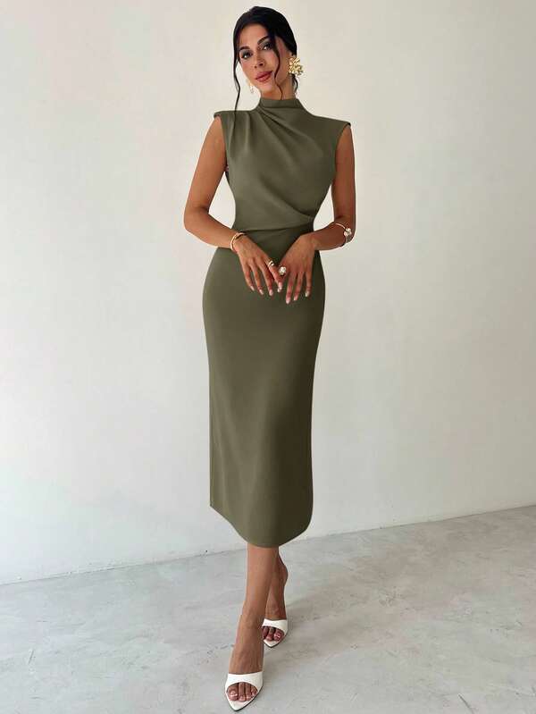 Vestido Midi Com Gola Alta E Drapeado Lateral