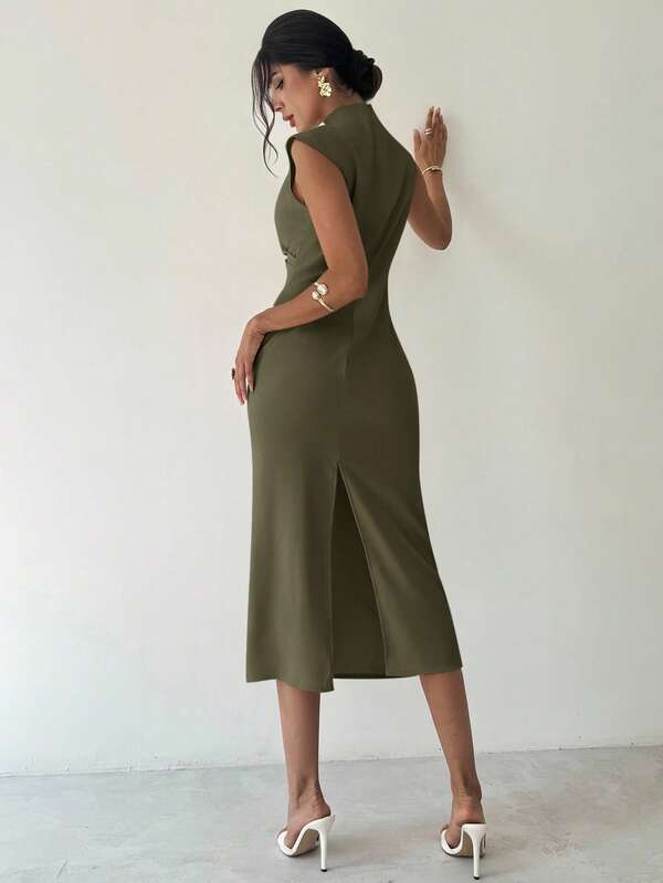 Vestido Midi Com Gola Alta E Drapeado Lateral