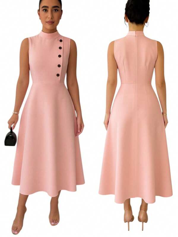 Vestido Longo Evasê Com Gola Alta E Botões
