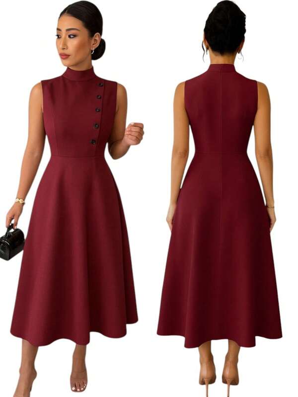 Vestido Longo Evasê Com Gola Alta E Botões
