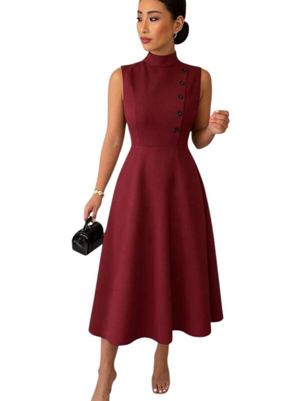Vestido Longo Evasê Com Gola Alta E Botões