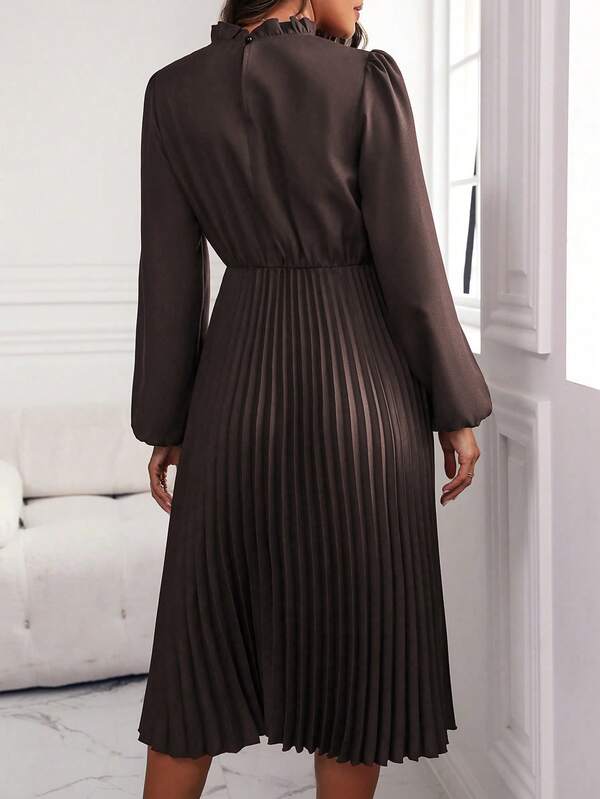 Vestido Midi Plissado Com Manga Longa E Cintura Marcada