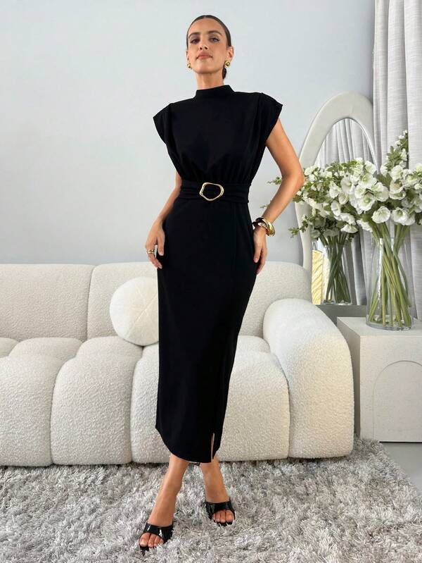 Vestido Midi Com Gola Alta E Cinto Geométrico