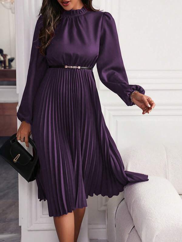 Vestido Midi Plissado Com Manga Longa E Cintura Marcada