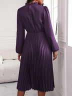 Vestido Midi Plissado Com Manga Longa E Cintura Marcada