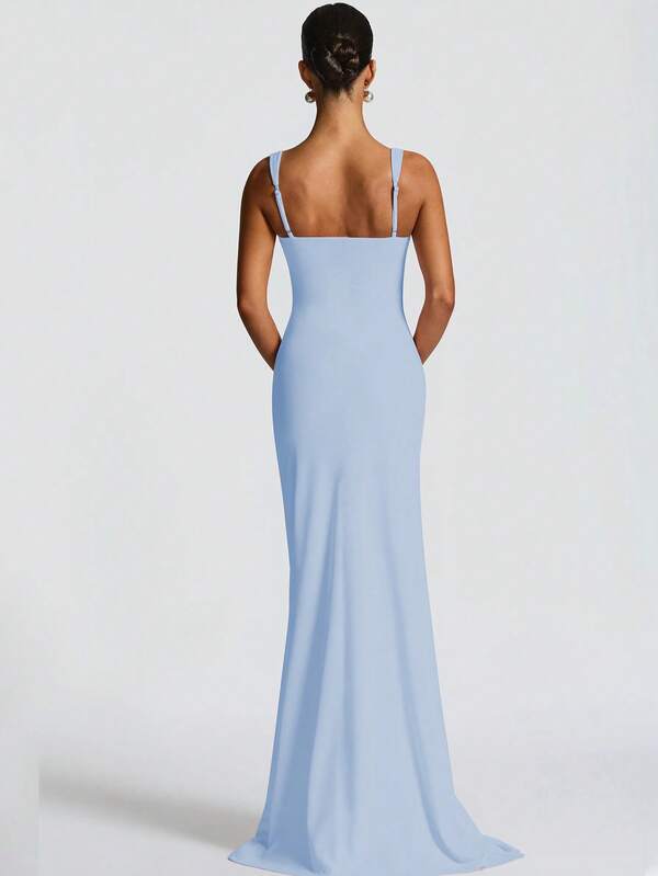 Vestido Longo Com Decote Quadrado E Fenda Frontal