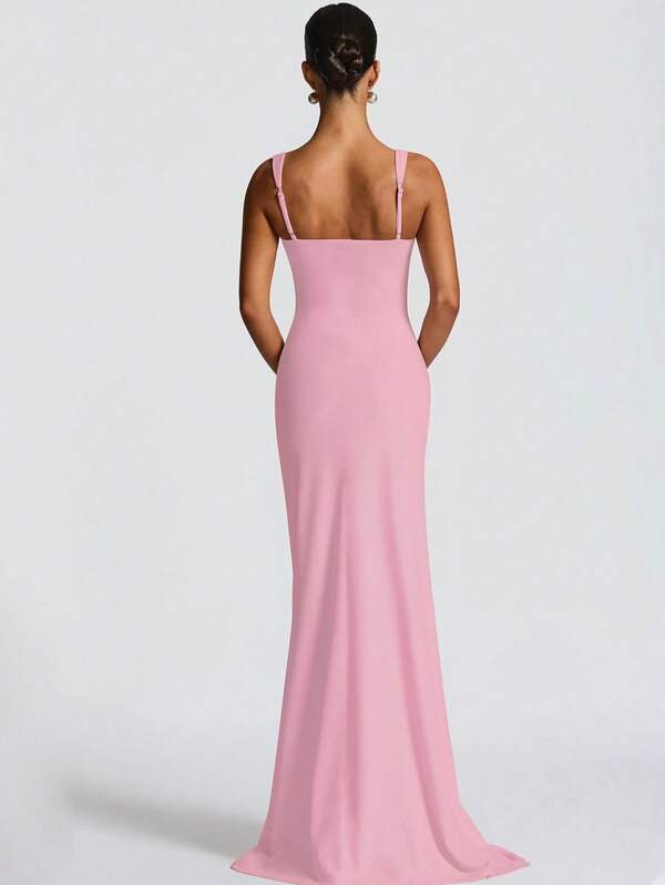 Vestido Longo Com Decote Quadrado E Fenda Frontal