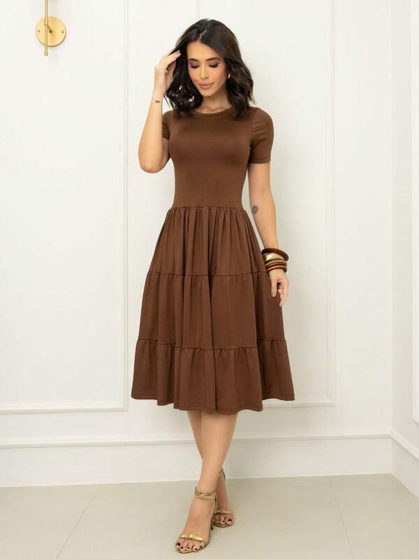Vestido Midi Acinturado Com Recortes Minimalista