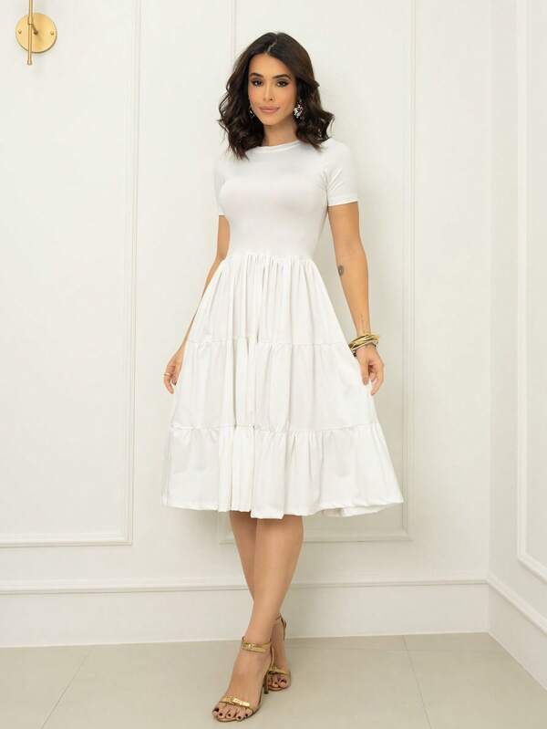 Vestido Midi Acinturado Com Recortes Minimalista