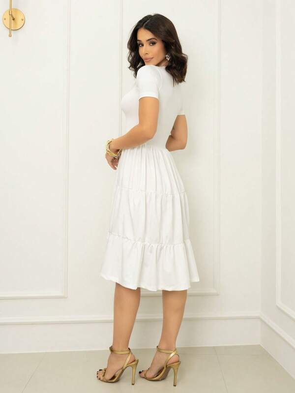 Vestido Midi Acinturado Com Recortes Minimalista