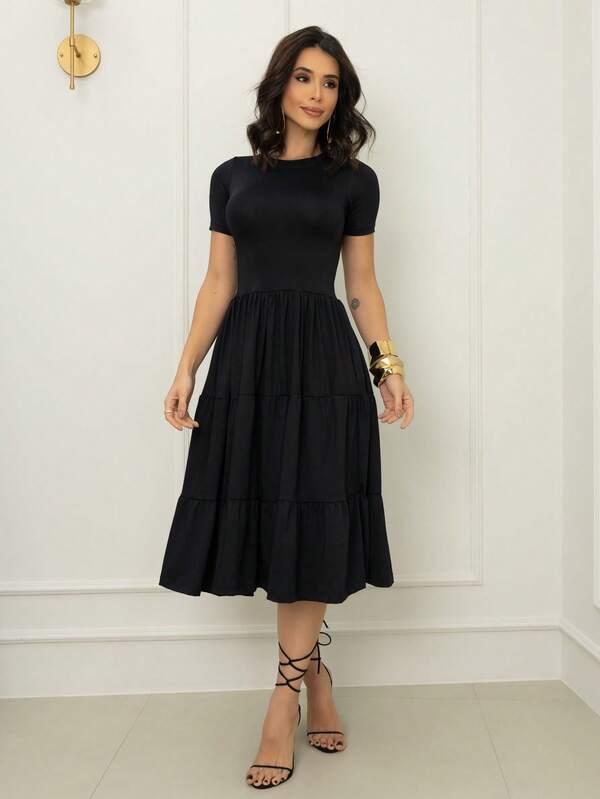 Vestido Midi Acinturado Com Recortes Minimalista