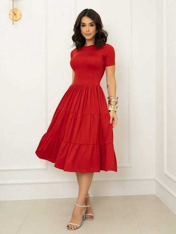 Vestido Midi Acinturado Com Recortes Minimalista