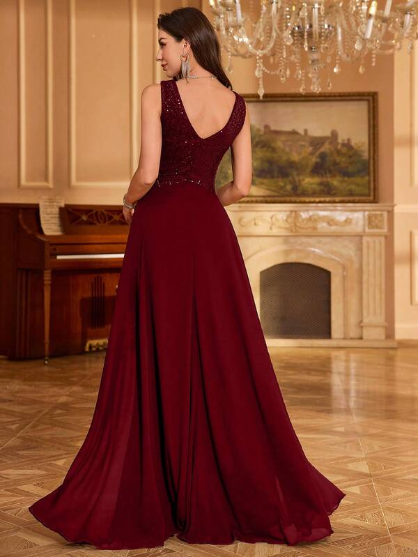 Vestido Longo Com Corpete Bordado E Saia Evasê