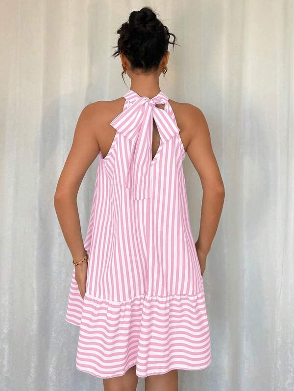 Vestido Curto Frente Única Com Babados Listrado