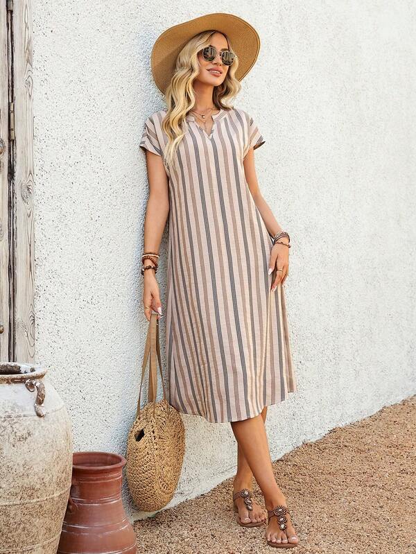 Vestido Midi Soltinho Decote V Estampa Listrada Casual