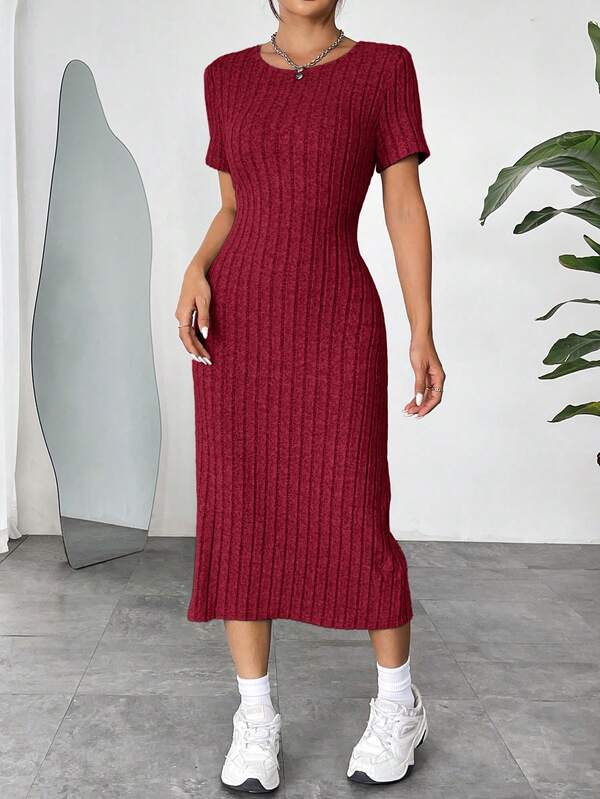 Vestido Midi Canelado Ajustado Manga Curta Estilo Minimalista