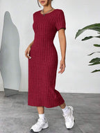Vestido Midi Canelado Ajustado Manga Curta Estilo Minimalista