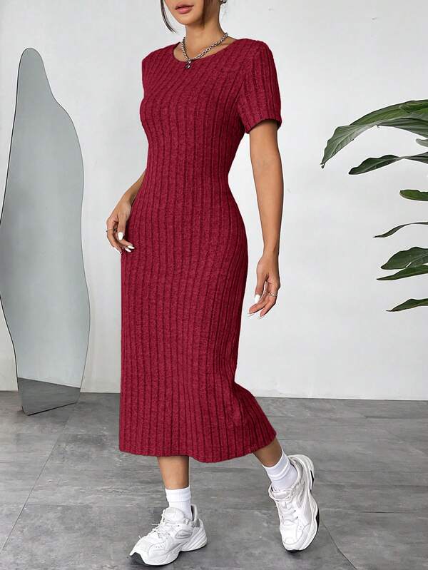 Vestido Midi Canelado Ajustado Manga Curta Estilo Minimalista