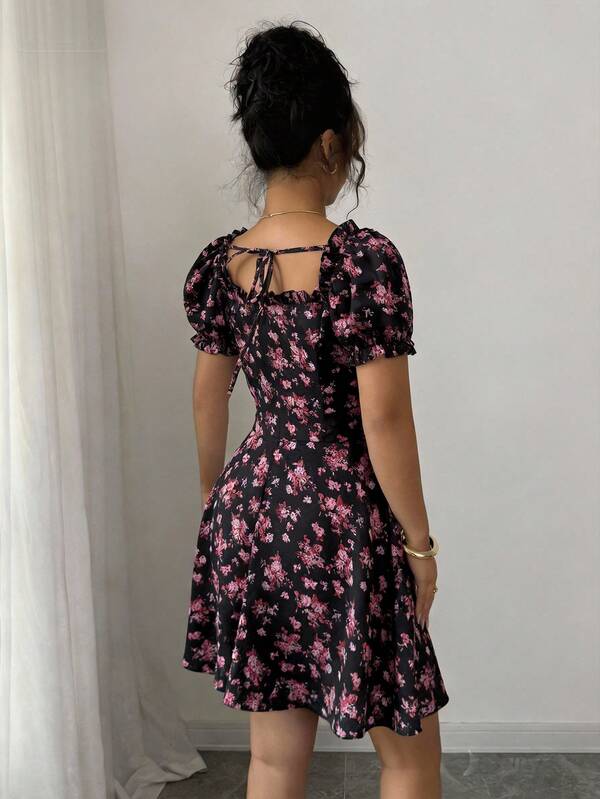 Vestido Curto Manga Bufante Franzido Floral Romântico