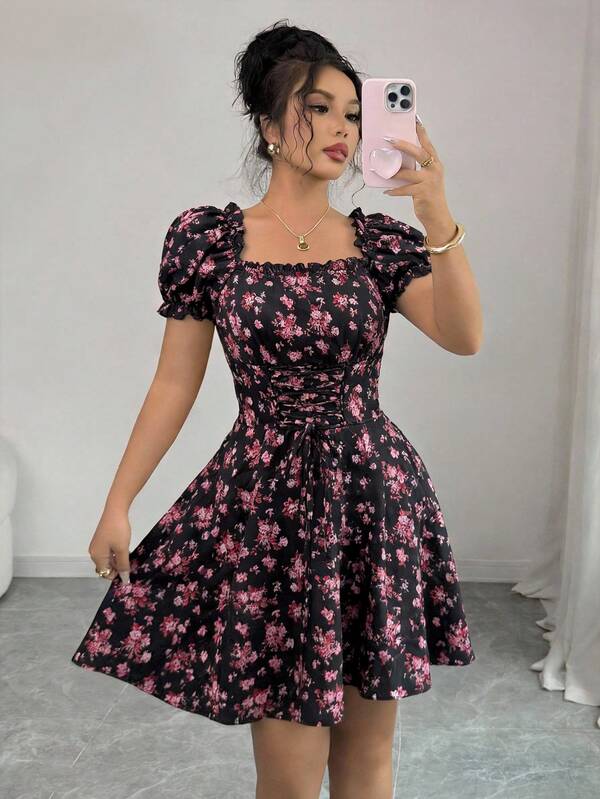 Vestido Curto Manga Bufante Franzido Floral Romântico