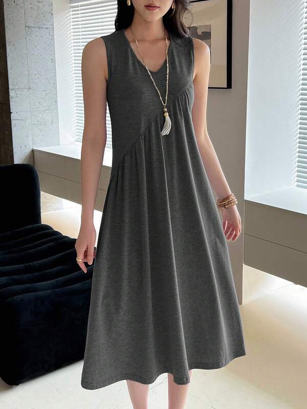 Vestido Midi Regata Decote V Com Recortes Estilo Minimalista