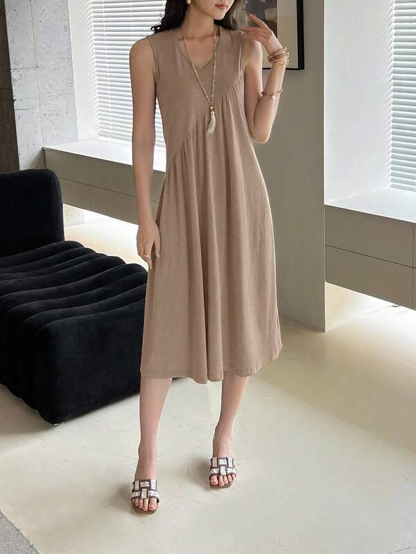 Vestido Midi Regata Decote V Com Recortes Estilo Minimalista