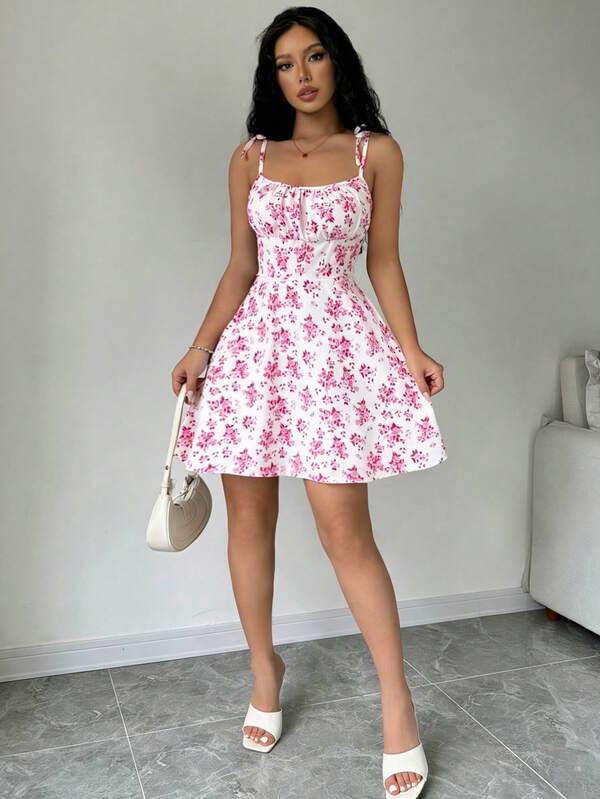 Vestido Curto Acinturado Com Alças E Estampa Floral