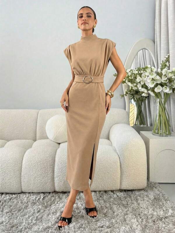 Vestido Midi Com Gola Alta E Cinto Geométrico