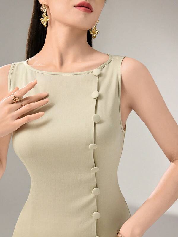 Vestido Curto Evasê Com Botões E Barra Plissada