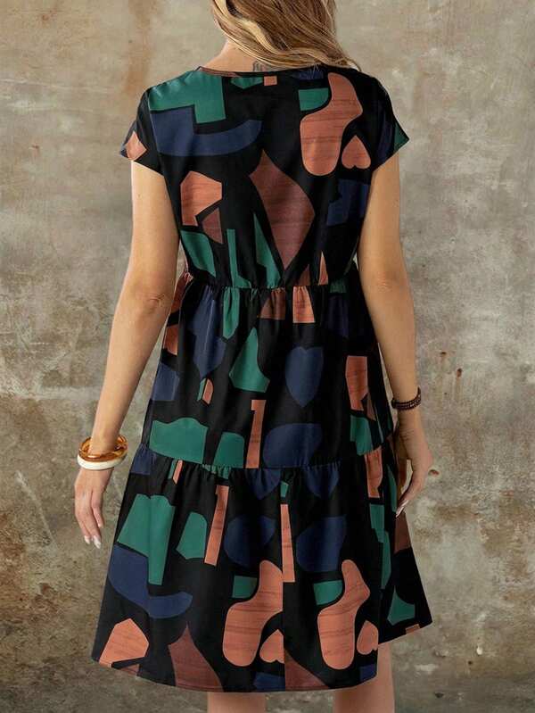 Vestido Soltinho Com Recortes Estampa Abstrata Casual