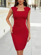 Vestido Midi Ajustado Com Decote Geométrico Elegante