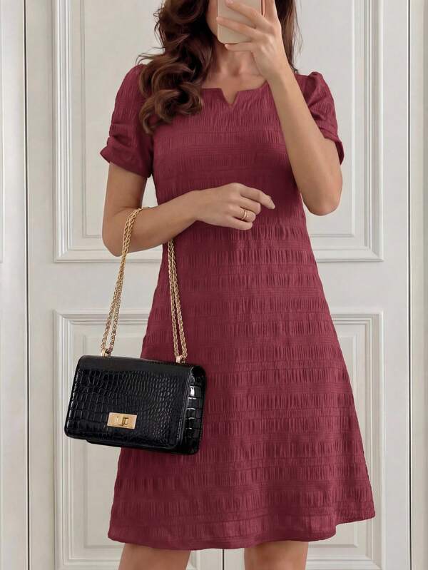 Vestido Curto Texturizado Manga Curta Estilo Casual Elegante