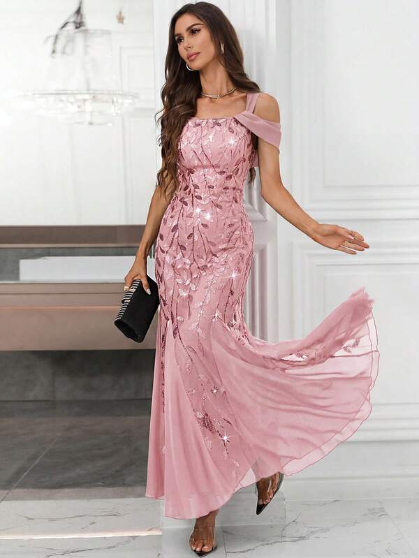 Vestido Longo Ombro Vazado Com Renda E Tule