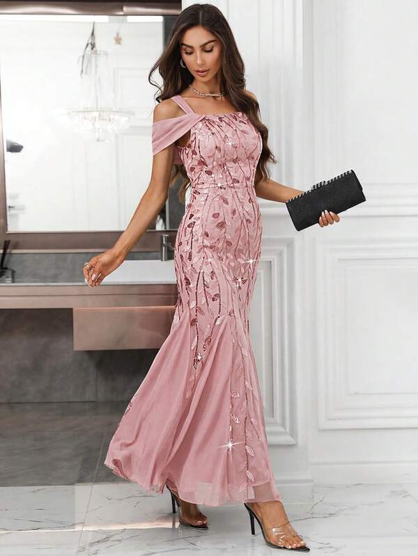 Vestido Longo Ombro Vazado Com Renda E Tule