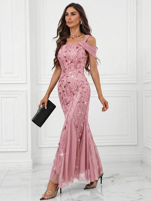 Vestido Longo Ombro Vazado Com Renda E Tule