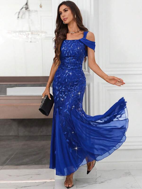 Vestido Longo Ombro Vazado Com Renda E Tule