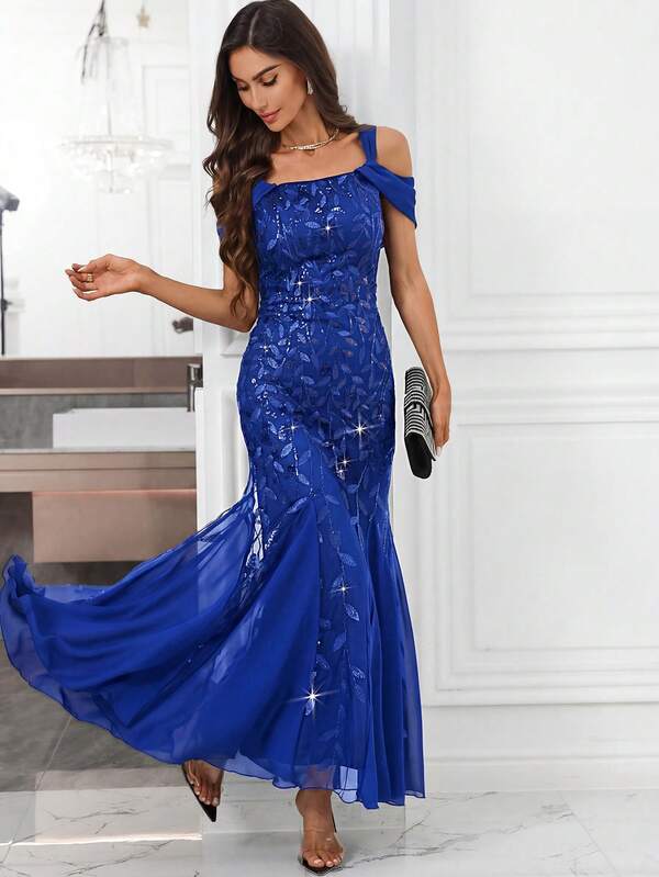Vestido Longo Ombro Vazado Com Renda E Tule