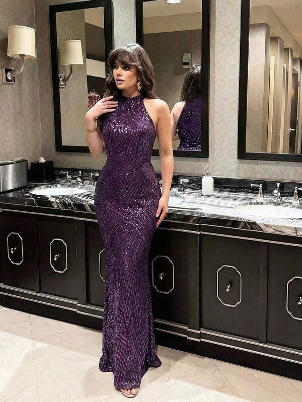 Vestido Longo Sereia Com Gola Halter E Paetês