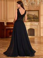 Vestido Longo Com Corpete Bordado E Saia Evasê