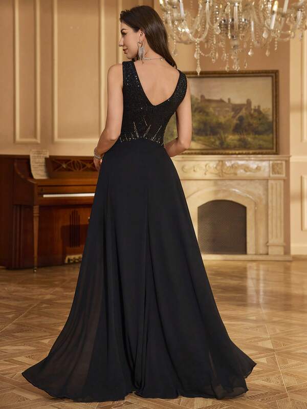 Vestido Longo Com Corpete Bordado E Saia Evasê