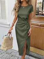 Vestido Midi Listrado Com Drapeado E Fenda Frontal