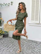 Vestido Midi Listrado Com Drapeado E Fenda Frontal