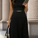 Vestido Midi Evasê Sem Mangas Com Cinto Minimalista