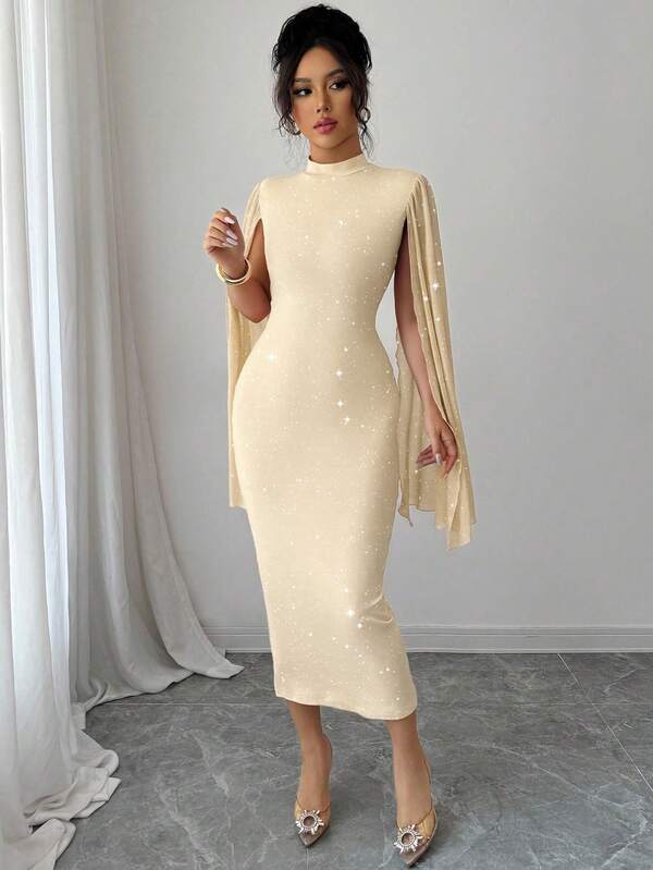 Vestido Midi Gola Alta Com Manga Capa E Brilho